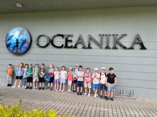 GRUPA STOKROTKI NA WYCIECZCE W AKWARIUM OCEANIKA W CHRUSTACH-2