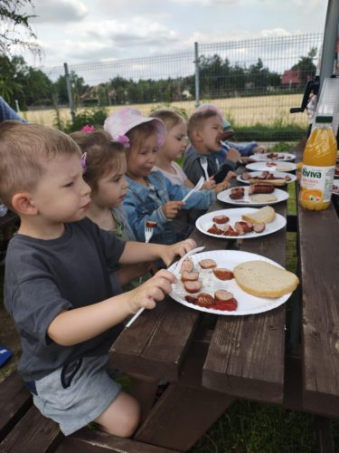 GRUPA MISIE NA WYCIECZCE W RANCZU RAJEC